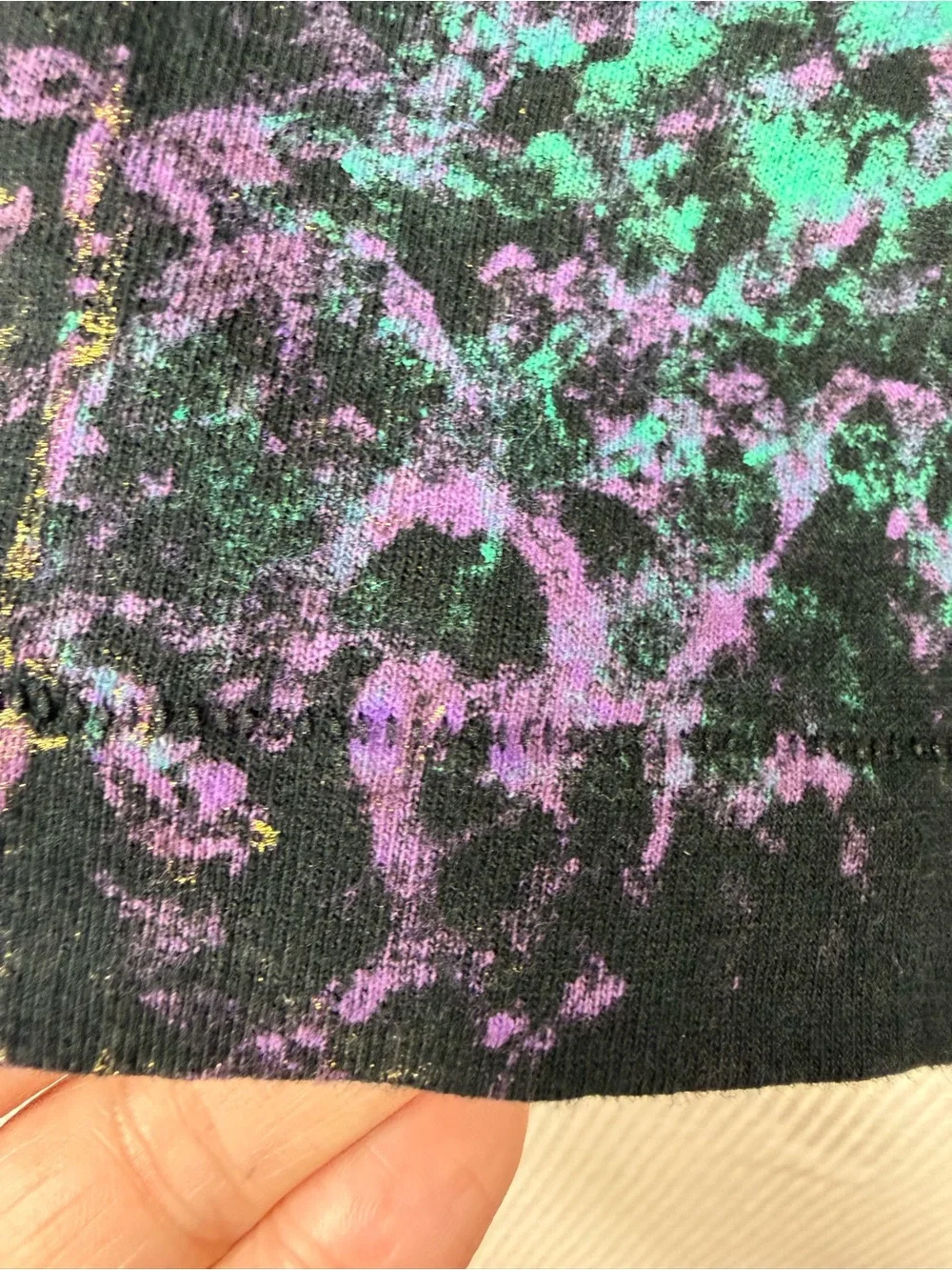 Vintage 90’s Buffalo Tag XL Feather Graphic T-Shirt Black Purple Teal USA Made